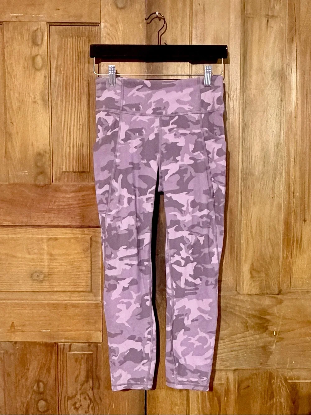 Lululemon – Time to Sweat Crop 23” – Incognito Camo Pink Taupe Multi – Sz. 6